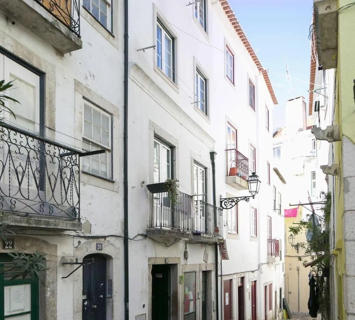 City Center - Subway Nearby Lisbon Apartment